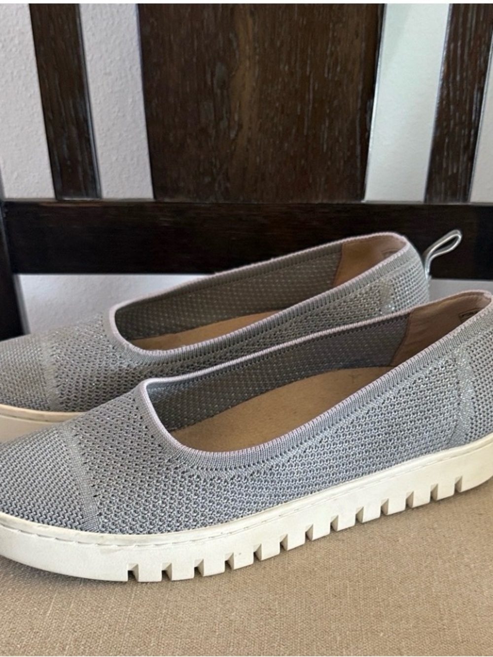 Vionic Light Gray Knit Slip-On Flats